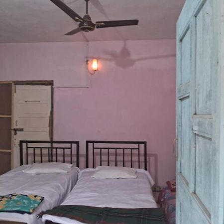 Savitri Cottage Алібаґ Екстер'єр фото