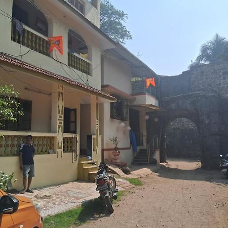 Savitri Cottage Алібаґ Екстер'єр фото