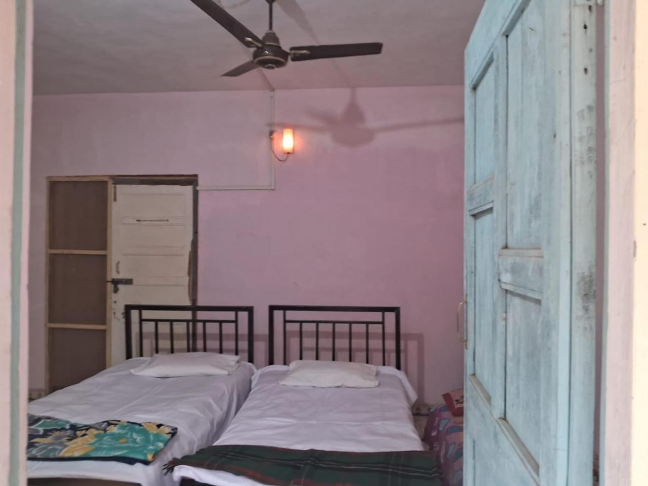 Savitri Cottage Алібаґ Екстер'єр фото